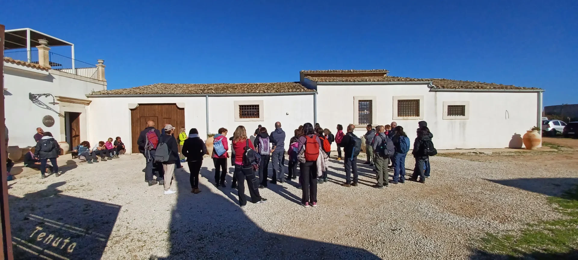 Winetrek nelle terre del Carasuolo, con pranzo presso tenuta Bastonaca