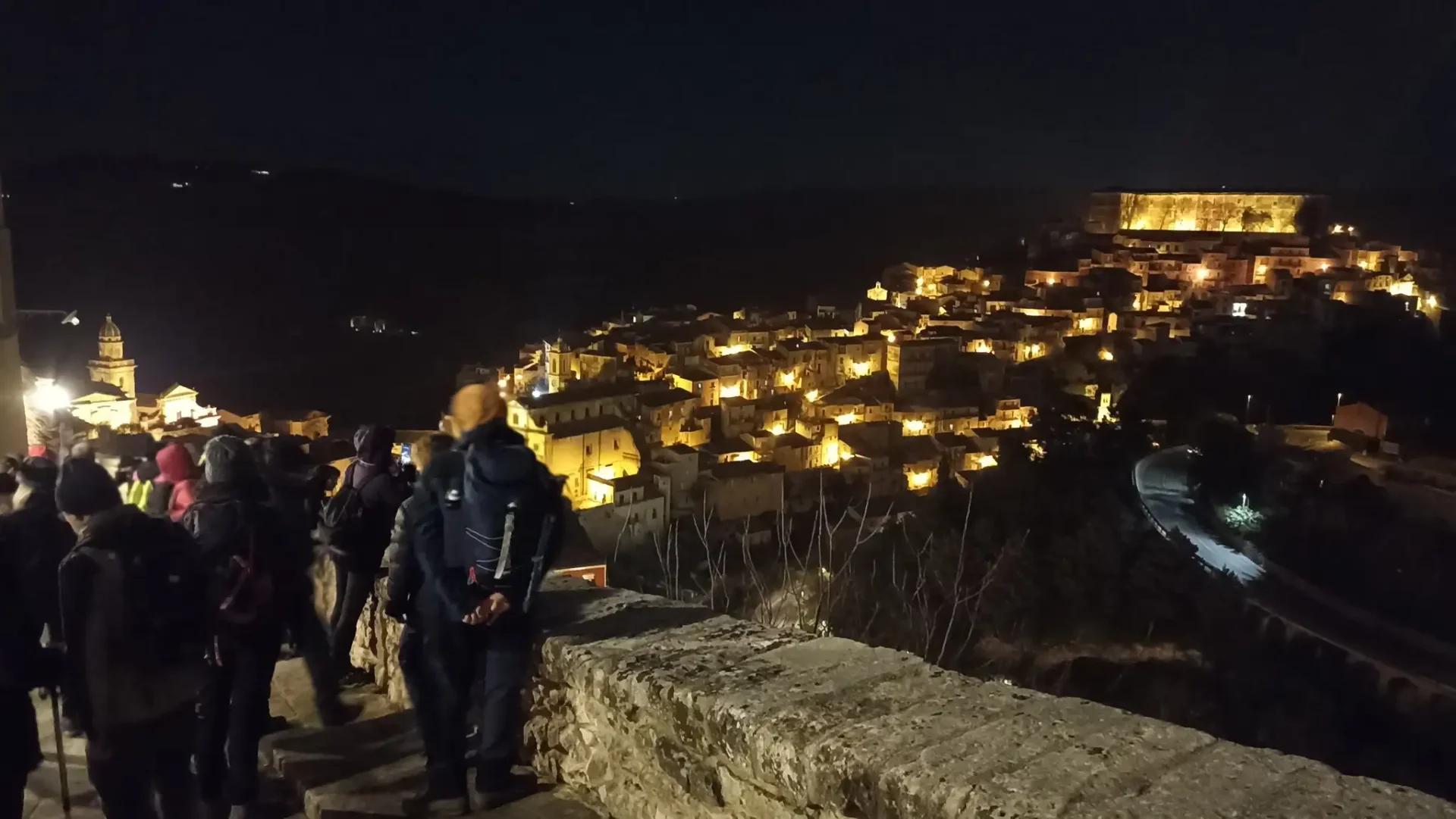 Trekking cittadino in notturna